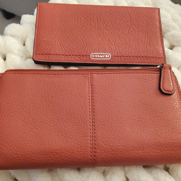 Coach genuine pebbled leather wallet checkbook cover salmon - Picture 9 of 10